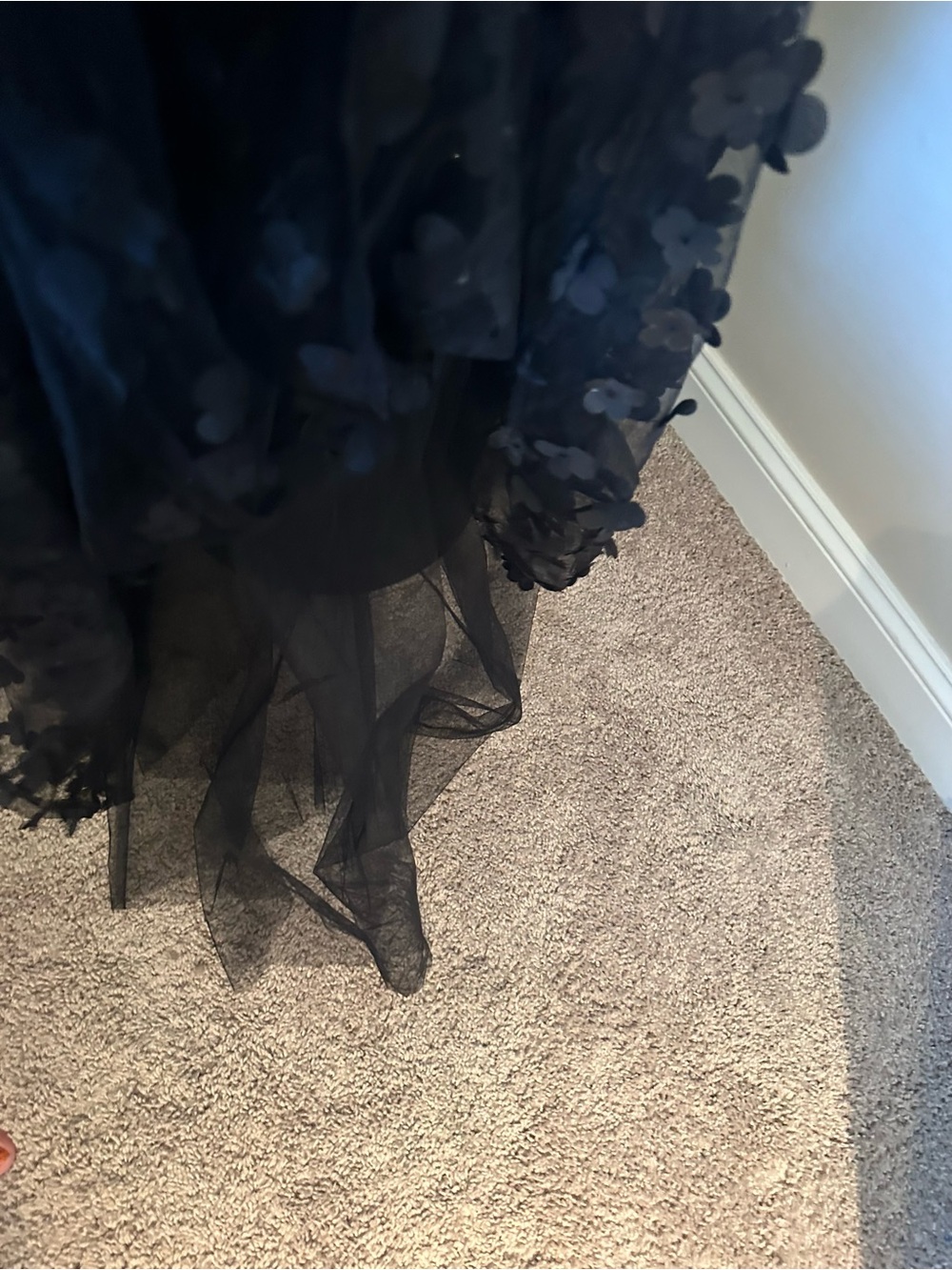 NWT adorable Black Floral Appliqué Puff-Sleeve formal dress XL - Picture 8 of 11